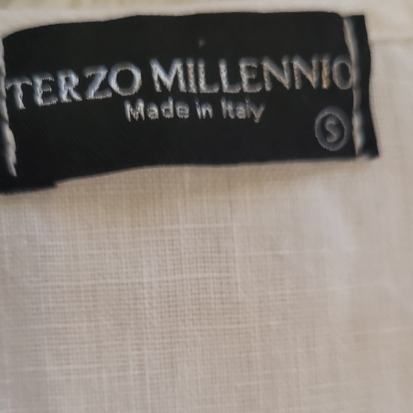 Linen White Blouse with Floral Hem Made In Italy - Picture 2 of 5